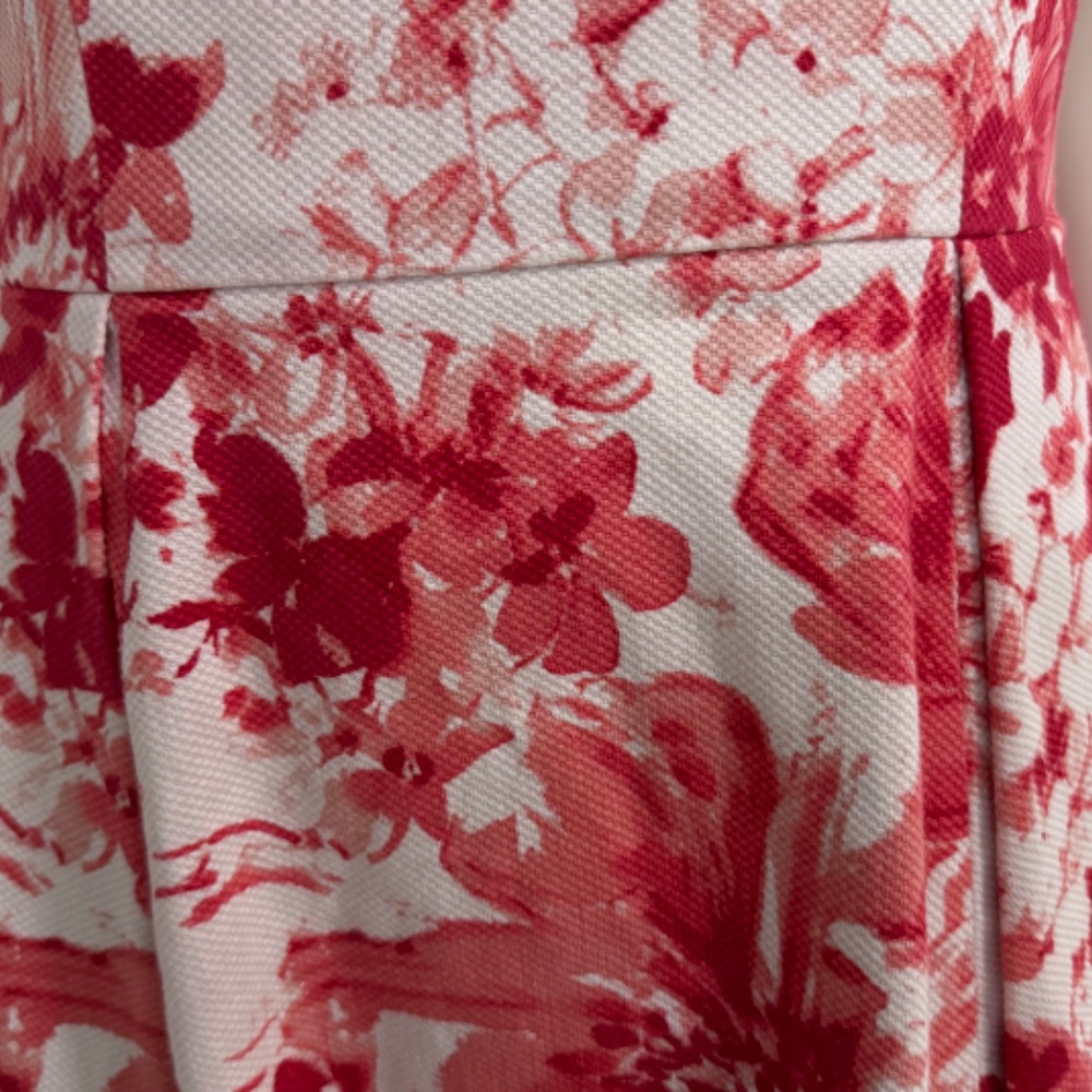 Adrianna Papell Red Floral Dress. - Picture 4 of 14